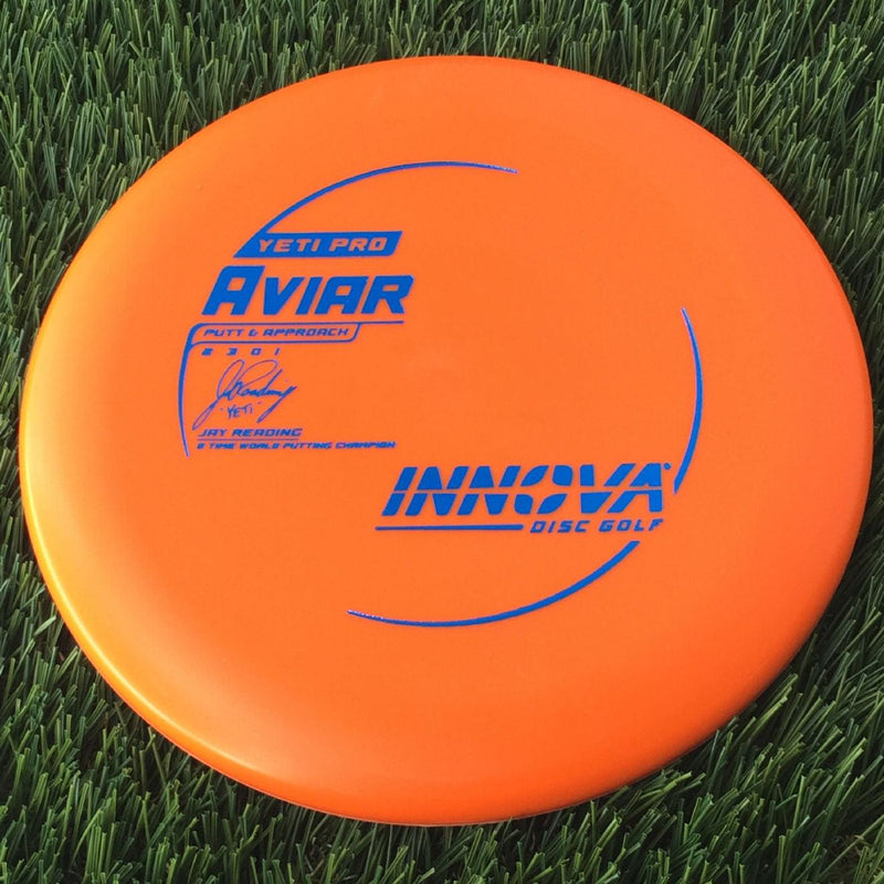 Innova Pro Yeti Aviar with Jay Yeti Reading 5 Time World Putting Champion Burst Logo Stamp - 175g Orange