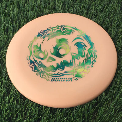 Innova Nexus Color Glow Aviar Putter with Doom Pumpkin - Innova Halloween 2024 Stamp - 172g Light Orange